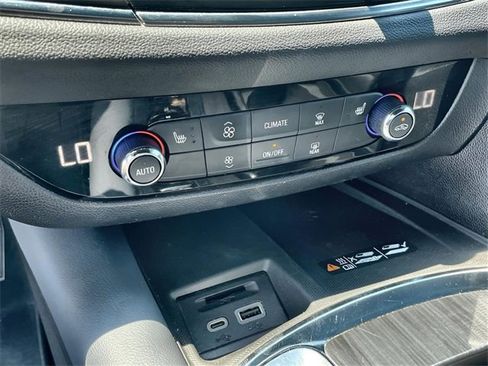Used 2023 Buick Enclave Essence w/ Sport Touring Edition image 18