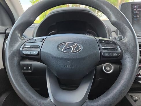 Used 2022 Hyundai Kona SEL AWD/4WD image 16