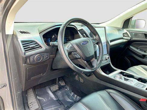 Used 2022 Ford Edge Titanium image 9