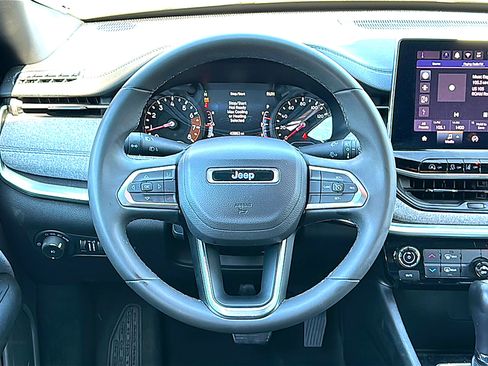 Used 2024 Jeep Compass Latitude AWD/4WD image 27