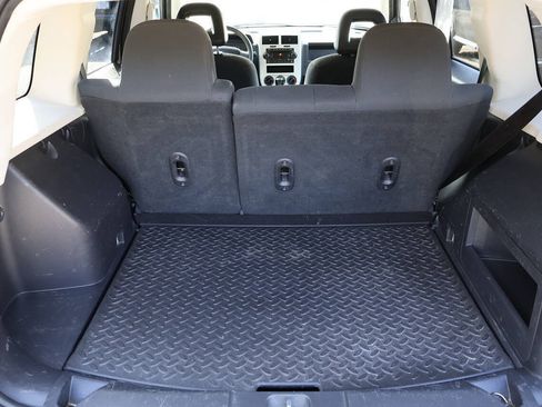 Used 2008 Jeep Patriot Sport FWD image 11