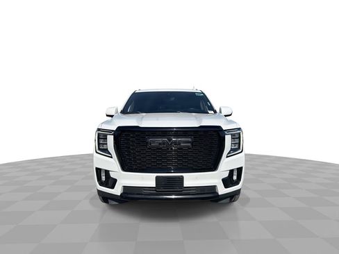 Used 2021 GMC Yukon XL Denali w/ Denali Premium Package image 4