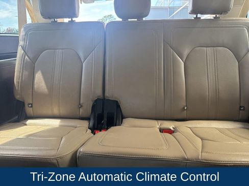 Used 2022 Ford Expedition Max Limited RWD image 19