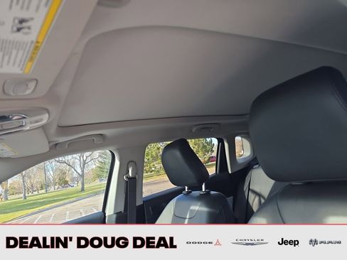 Used 2022 Jeep Compass Latitude w/ Sun and Sound Group image 21