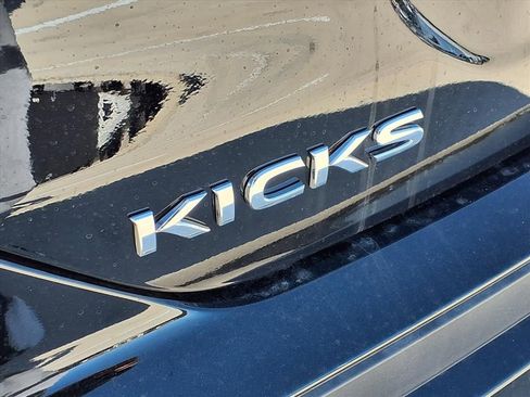 New 2025 Nissan Kicks Play S image 8
