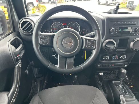 Used 2015 Jeep Wrangler Unlimited Sport w/ Connectivity Group AWD/4WD image 7