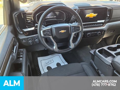 Used 2025 Chevrolet Silverado 2500 LT w/ Convenience Package AWD/4WD image 6