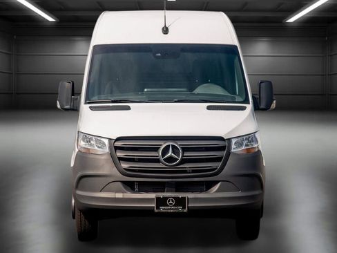 Used 2024 Mercedes-Benz Sprinter 3500 image 3