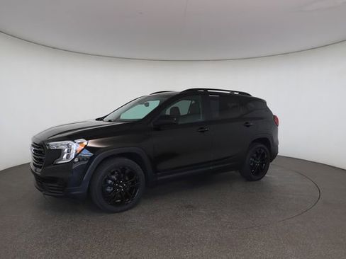 Used 2022 GMC Terrain SLE w/ Driver Convenience Package FWD image 8