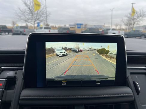 Used 2024 Chevrolet Suburban Premier image 21