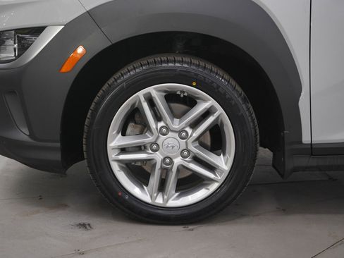 Used 2022 Hyundai Kona SE image 28
