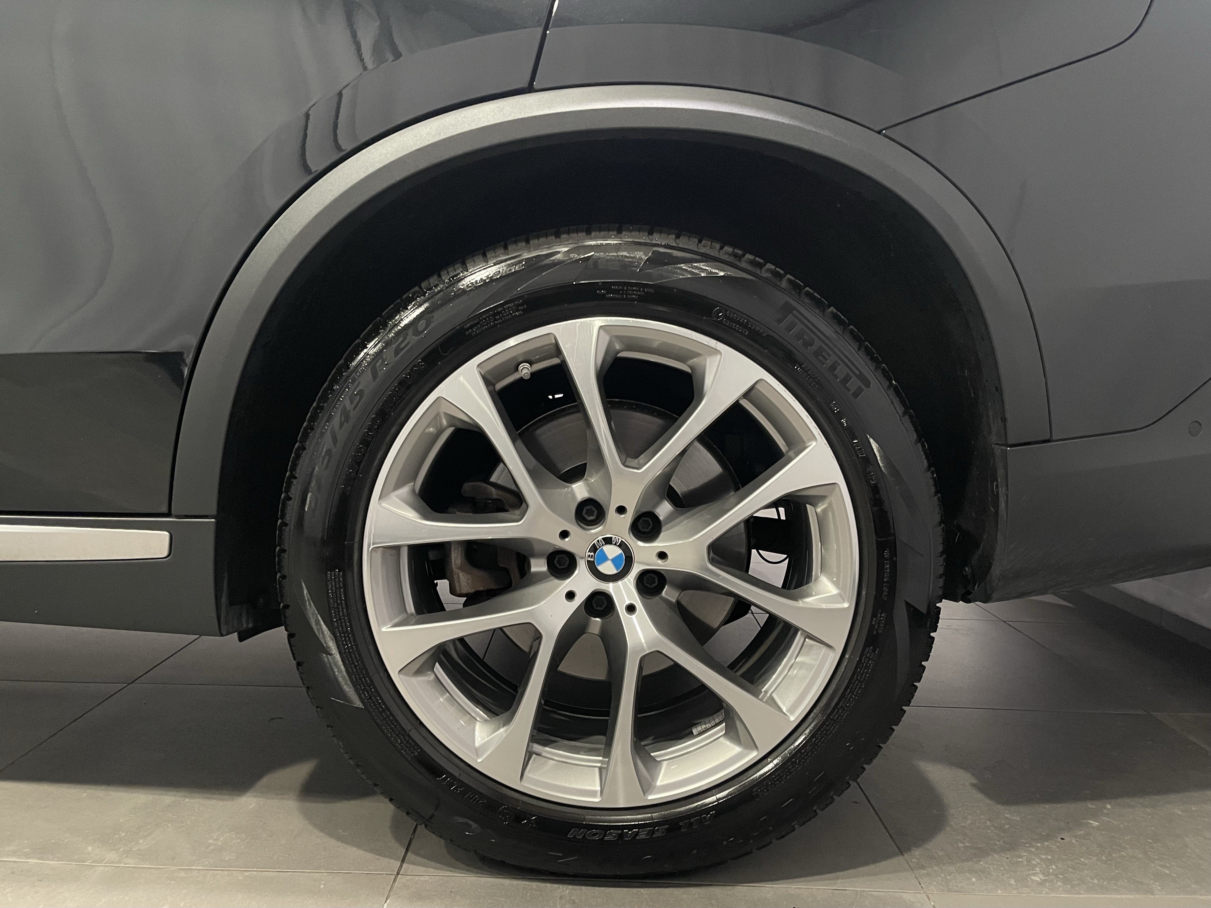 Certified 2024 BMW X5 xDrive40i w/ Parking Assistance Package AWD/4WD image 8