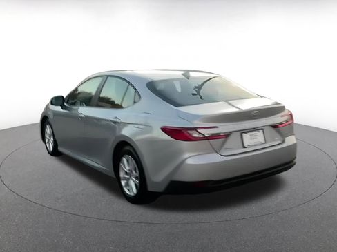 Used 2025 Toyota Camry LE image 10