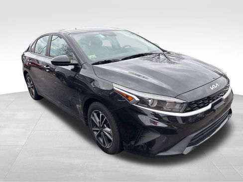 Used 2023 Kia Forte LXS image 4
