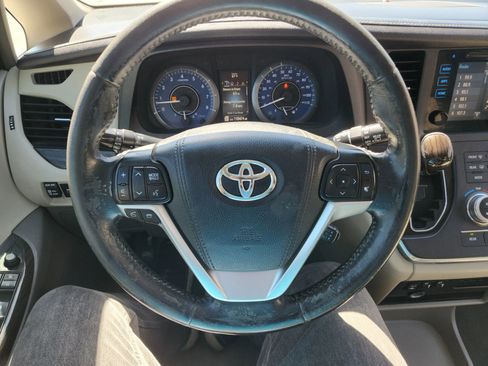 Used 2015 Toyota Sienna XLE w/ XLE Navigation Package image 46