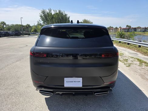 New 2026 Land Rover Range Rover Sport Dynamic SE AWD/4WD image 6