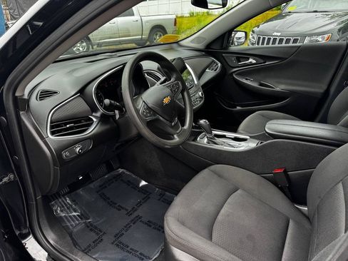 Used 2020 Chevrolet Malibu LT FWD image 12