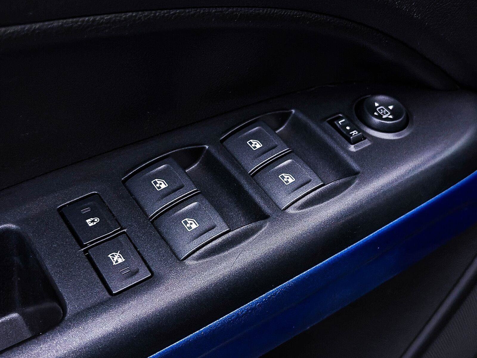 Used 2020 Chevrolet Colorado LT AWD/4WD image 16