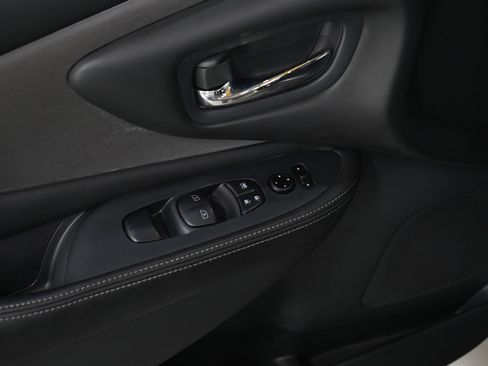 Used 2019 Nissan Murano S image 19