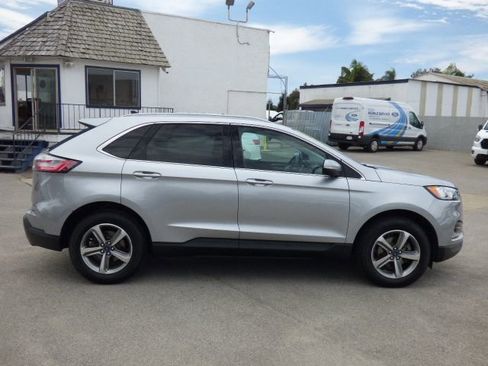 Used 2020 Ford Edge SEL w/ Convenience Package FWD image 2