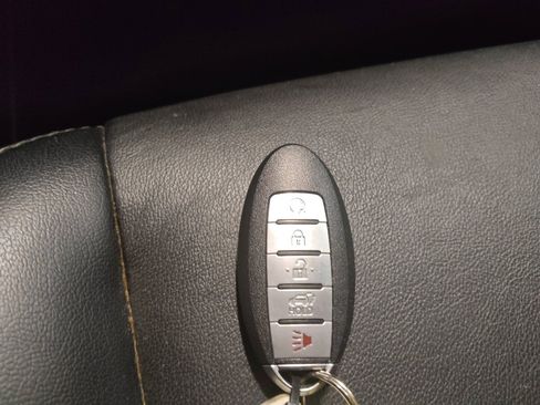 Used 2019 Nissan Pathfinder SL image 32