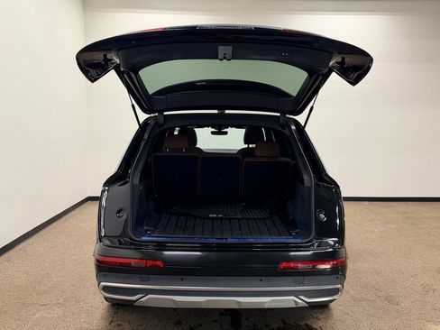Used 2023 Audi Q7 3.0T Premium w/ Convenience Package AWD/4WD image 5