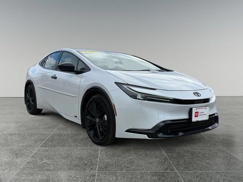 Certified 2025 Toyota Prius AWD image 7