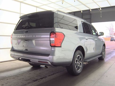Used 2024 Ford Expedition Max XLT image 2