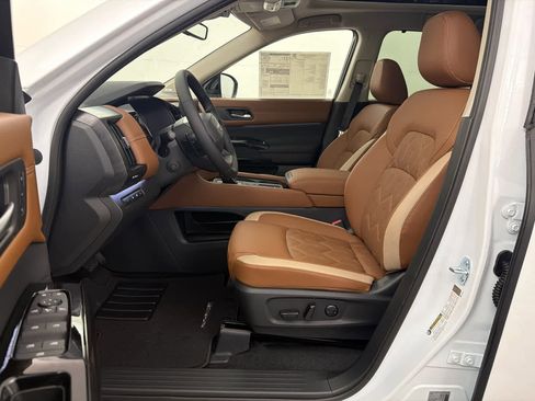 New 2026 Nissan Pathfinder Platinum w/ Cargo Package image 14