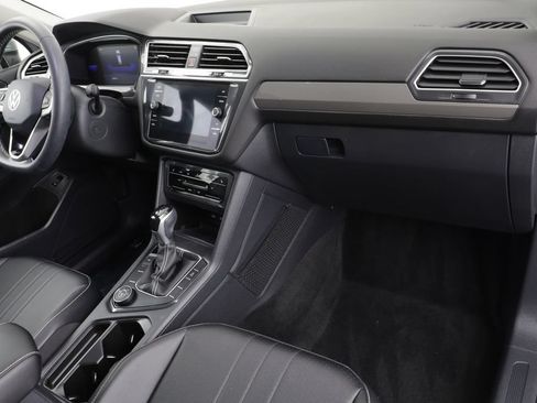 Used 2022 Volkswagen Tiguan SE AWD/4WD image 21