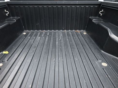 Used 2022 Toyota Tacoma TRD Off-Road w/ Technology Package image 18