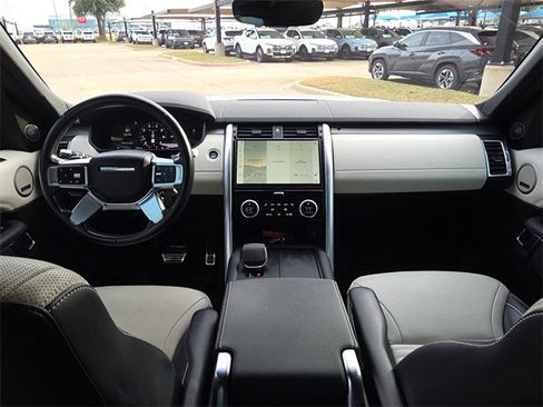 Used 2021 Land Rover Discovery HSE R-Dynamic image 11