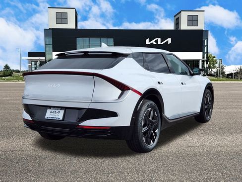 New 2025 Kia EV6 Wind image 5