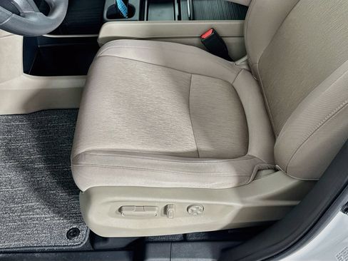 Used 2024 Honda Odyssey EX image 18