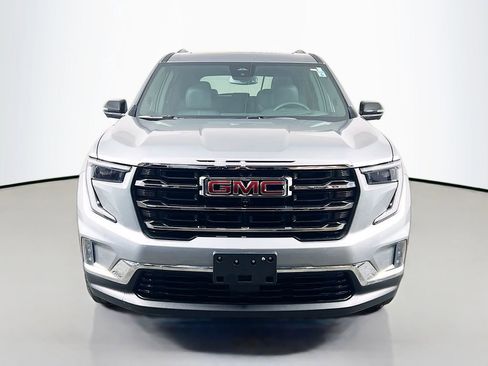 Used 2025 GMC Acadia Elevation w/ Elevation Premium Package FWD image 2