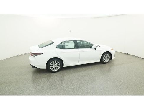 Used 2023 Toyota Camry LE image 11