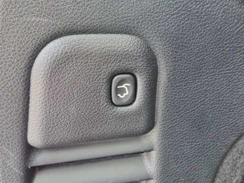 Certified 2019 Jeep Grand Cherokee Limited AWD/4WD image 7