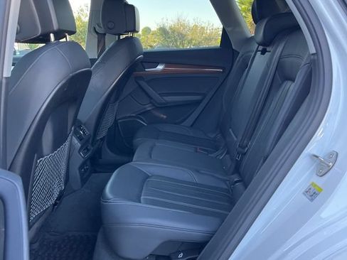 Used 2022 Audi Q5 2.0T Premium Plus w/ Premium Plus Package AWD/4WD image 8