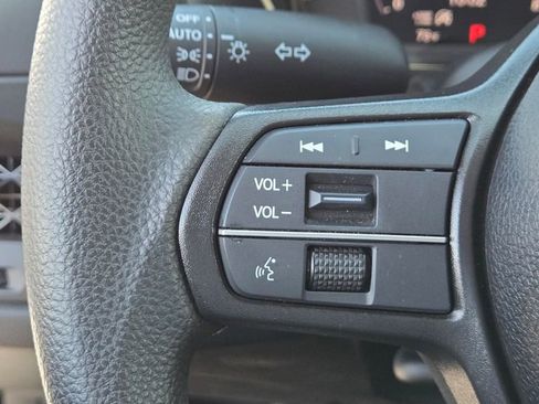 Used 2025 Honda Accord LX image 17