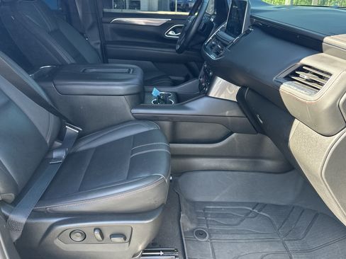 Used 2024 Chevrolet Suburban RST w/ Luxury Package AWD/4WD image 13