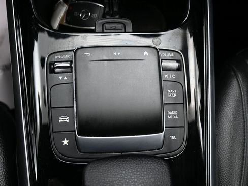 Used 2022 Mercedes-Benz GLB 250 w/ Premium Package Lite image 33
