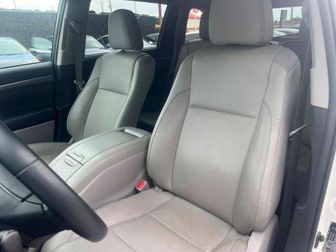 Used 2019 Toyota Highlander Limited AWD/4WD image 11