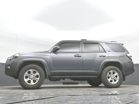 Used 2019 Toyota 4Runner SR5 Premium AWD/4WD image 30