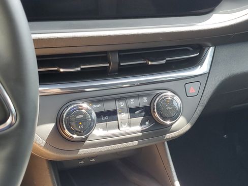 Used 2025 Buick Envista Sport Touring w/ Convenience I Package FWD image 29