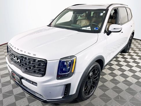 Used 2022 Kia Telluride SX w/ SX Prestige Package AWD/4WD image 3