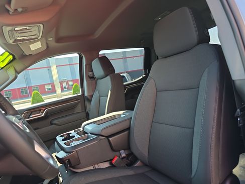 New 2026 GMC Sierra 1500 SLE image 12