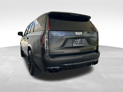 Used 2023 Cadillac Escalade V w/ Heavy-Duty Trailer Package AWD/4WD image 4