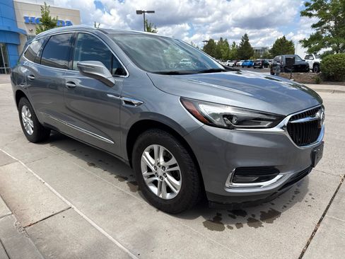 Used 2018 Buick Enclave Essence w/ Trailering Package AWD/4WD image 3