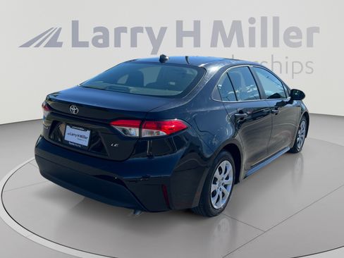 Used 2023 Toyota Corolla LE FWD image 5