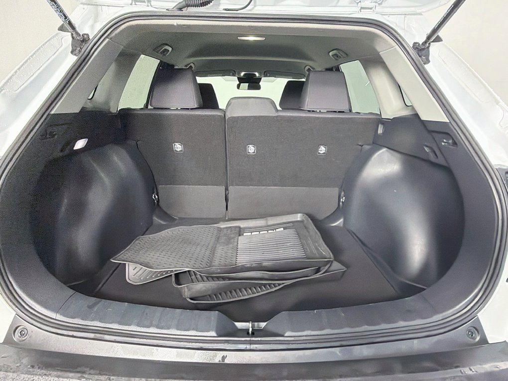 Used 2023 Toyota Corolla Cross LE FWD image 26